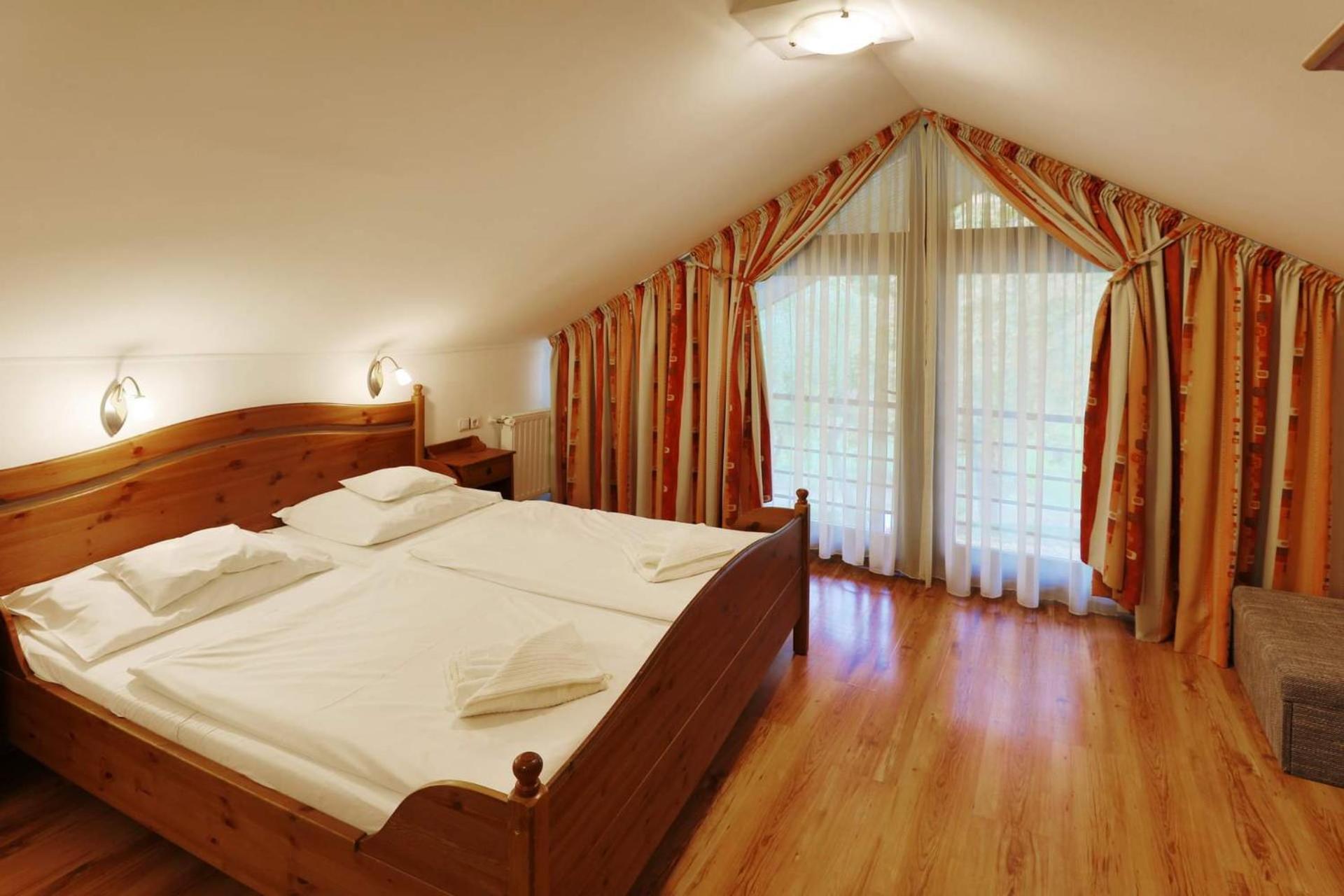 Hotel Icon เยอร์ ภายนอก รูปภาพ